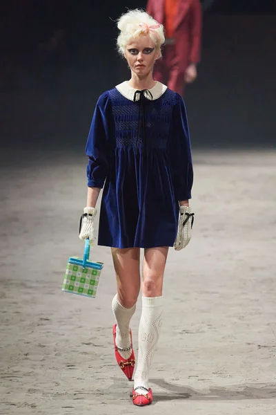 Look 24